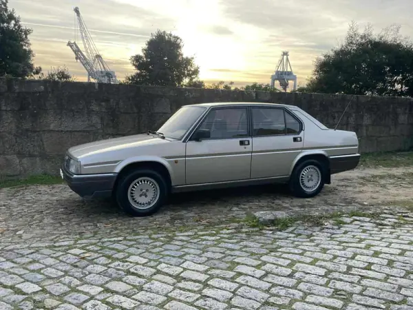 Alfa Romeo 90 1988 - 18900 EUR, 27700 km - AUTO.MOTO.pt - 27700km - foto 15 de 60