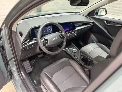Kia e-Niro 2023 - 27950 EUR, 27488 km - AUTO.MOTO.pt - 27488km - foto 9 de 53