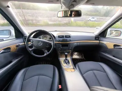 Mercedes-Benz E 220 2007 - 9900 EUR, 325000 km - AUTO.MOTO.pt - 325000km - foto 5 de 9