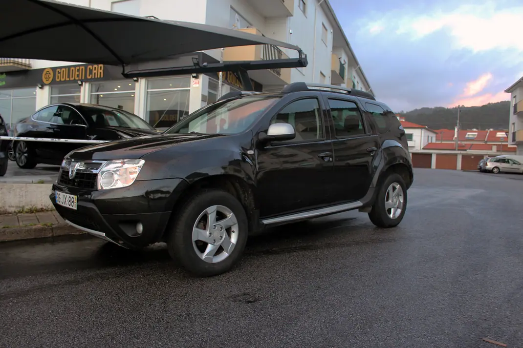 Dacia Duster 2010 - 6250 EUR, 155000 km - AUTO.MOTO.pt - 155000km - foto 18 de 24