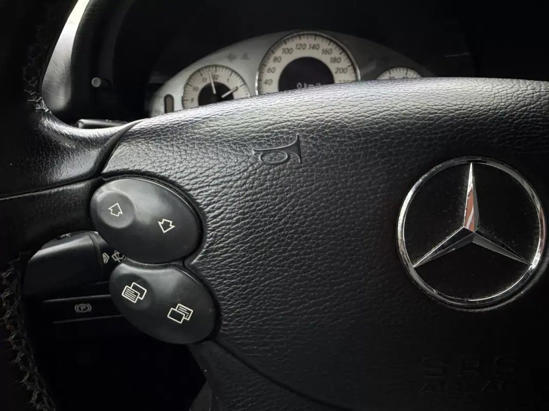 Mercedes-Benz CLK 200 2007 - 13450 EUR, 109492 km - 109492km - foto 25 de 38