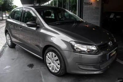 Volkswagen Polo 2011 - 6900 EUR, 195710 km - AUTO.MOTO.pt - 195710km - foto 6 de 23