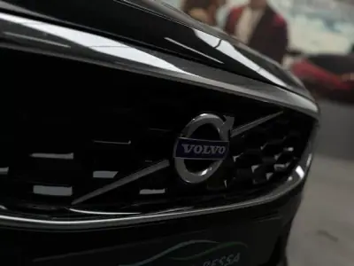Volvo V40 2014 - 8999 EUR, 260000 km - 260000km - foto 4 de 15