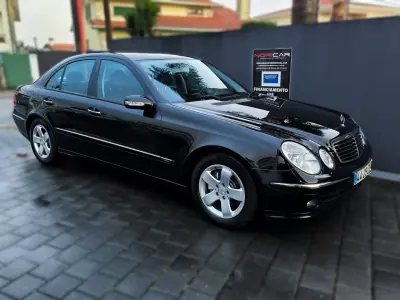Mercedes-Benz E 220 2005 - 10950 EUR, 175000 km - AUTO.MOTO.pt - 175000km - foto 15 de 43