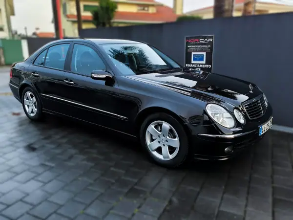 Mercedes-Benz E 220 2005 - 10950 EUR, 175000 km - AUTO.MOTO.pt - 175000km - foto 15 de 43