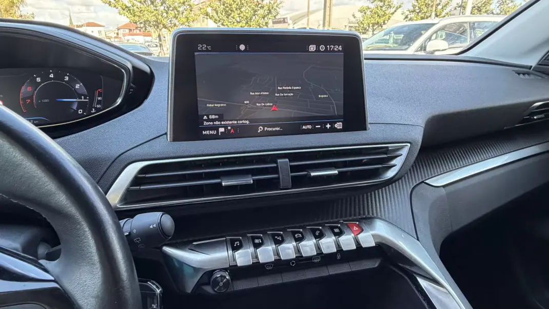 Peugeot 3008 2019 - 17980 EUR, 80200 km - AUTO.MOTO.pt - 80200km - foto 12 de 25