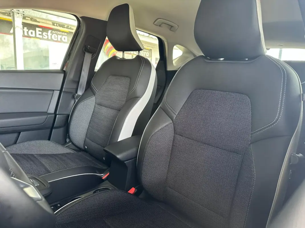 Renault Captur 2021 - 20900 EUR, 89427 km - AUTO.MOTO.pt - 89427km - foto 14 de 32