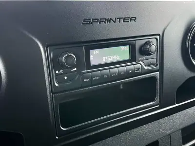Mercedes-Benz Sprinter 515 CDI Contentor + Plataforma Elevatória 2023 - 49750 EUR, 54000 km - AUTO.MOTO.pt - 54000km - foto 27 de 33