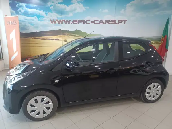 Toyota Aygo 2019 - 10890 EUR, 84853 km - AUTO.MOTO.pt - 84853km - foto 5 de 27