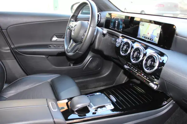 Mercedes-Benz A 180 2019 - 25900 EUR, 73000 km - 73000km - foto 20 de 47