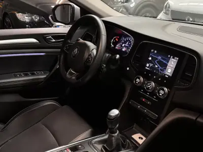 Renault Mégane Sport Tourer 2021 - 14990 EUR, 171050 km - AUTO.MOTO.pt - 171050km - foto 32 de 32