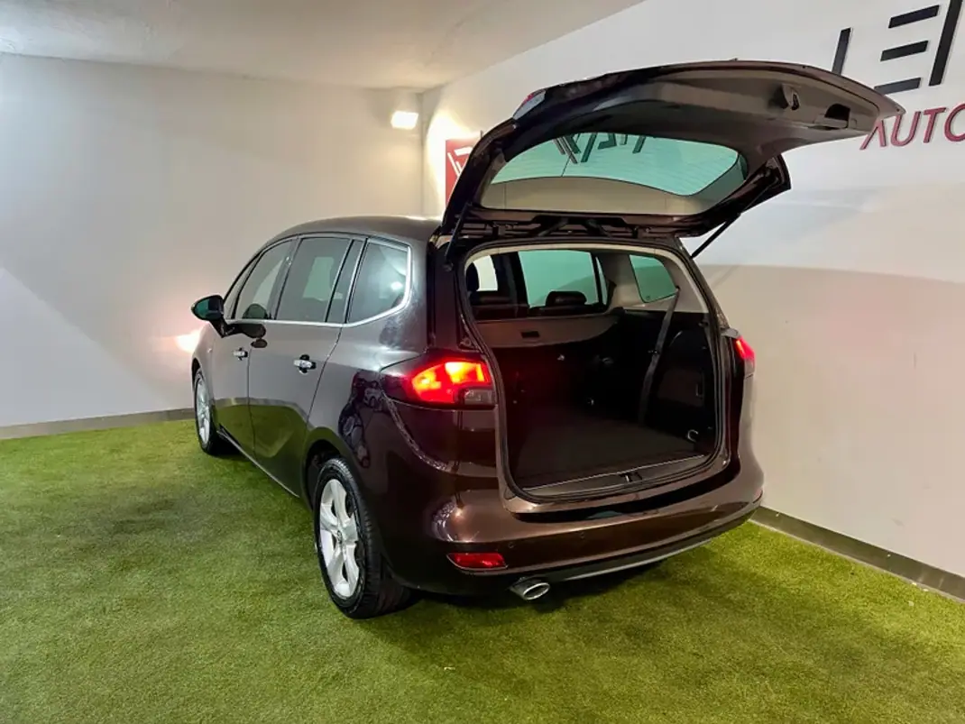 Opel Zafira 2012 - 9750 EUR, 227000 km - AUTO.MOTO.pt - 227000km - foto 28 de 31