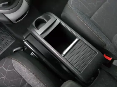 Peugeot Partner 2017 - 12490 EUR, 129000 km - AUTO.MOTO.pt - 129000km - foto 18 de 27