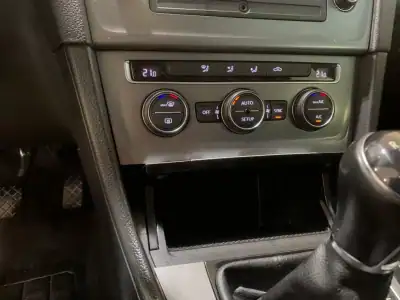 Volkswagen Golf 2014 - 15900 EUR, 159000 km - AUTO.MOTO.pt - 159000km - foto 10 de 13