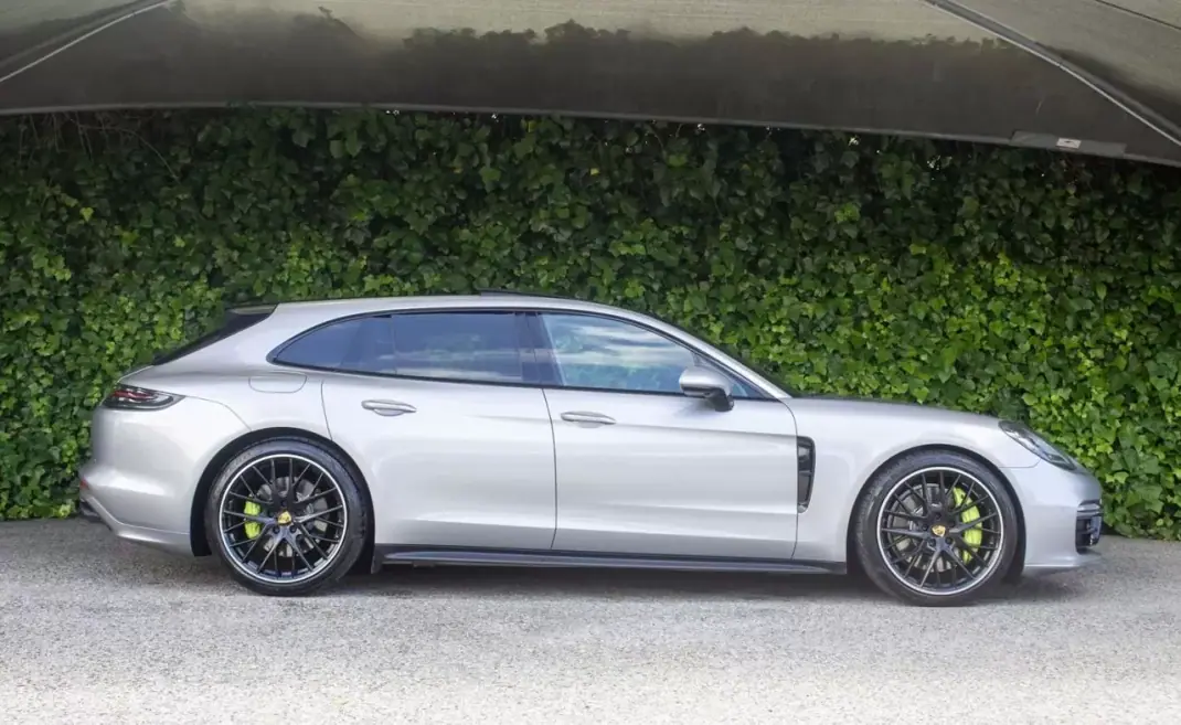 Porsche Panamera Sport Turismo 2017 - 61900 EUR, 160000 km - AUTO.MOTO.pt - 160000km - foto 6 de 22