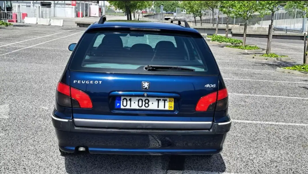 Peugeot 406 2002 - 3000 EUR, 205970 km - AUTO.MOTO.pt - 205970km - foto 1 de 6