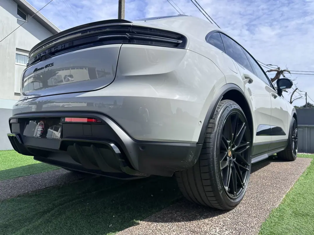 Porsche Macan 2026 - 129000 EUR, 2200 km - AUTO.MOTO.pt - 2200km - foto 17 de 85