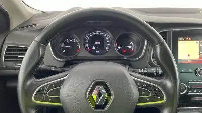 Renault Mégane Sport Tourer 2020 - 9950 EUR, 68500 km - AUTO.MOTO.pt - 68500km - foto 14 de 17