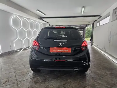 Peugeot 208 2019 - 11950 EUR, 90328 km - AUTO.MOTO.pt - 90328km - foto 9 de 90