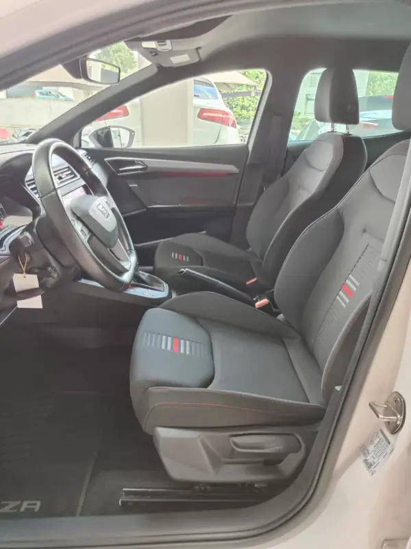 SEAT Ibiza 2020 - 15350 EUR, 34000 km - AUTO.MOTO.pt - 34000km - foto 13 de 38