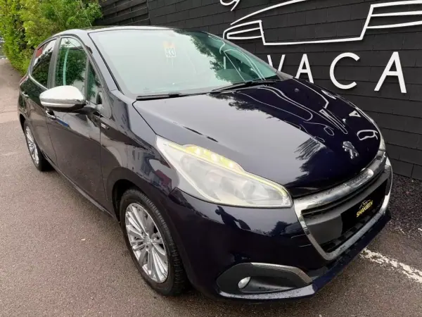 Peugeot 208 2017 - 8450 EUR, 147931 km - AUTO.MOTO.pt - 147931km - foto 2 de 9
