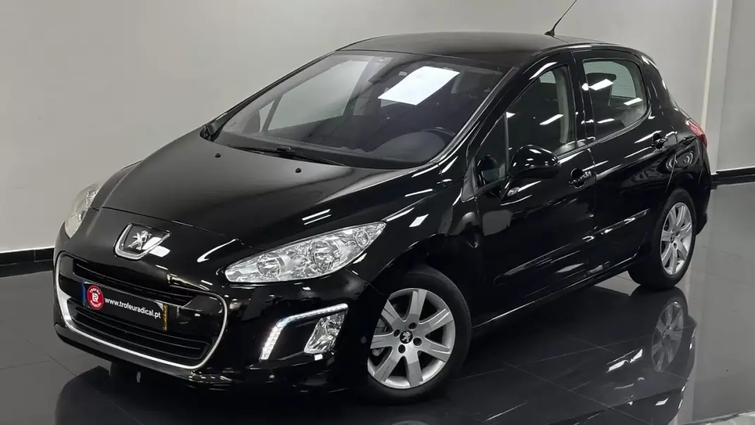 Peugeot 308 2012 - 7250 EUR, 172520 km - AUTO.MOTO.pt - 172520km - foto 5 de 50