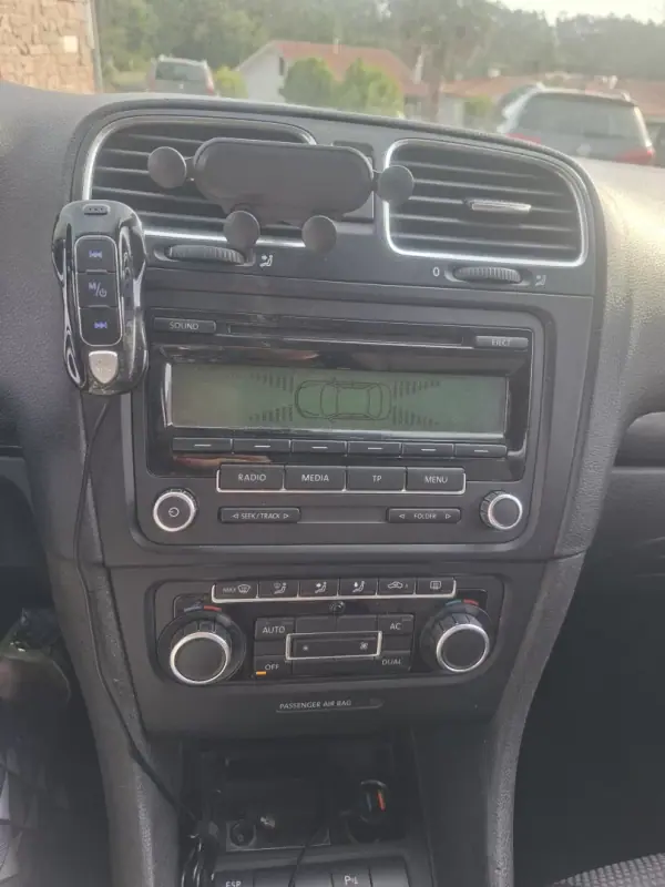 Volkswagen Golf Variant 2009 - 3950 EUR, 279328 km - AUTO.MOTO.pt - 279328km - foto 4 de 15
