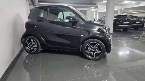 Smart ForTwo Coupé 2018 - 14990 EUR, 72000 km - AUTO.MOTO.pt - 72000km - foto 3 de 37