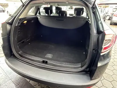 Renault Mégane Sport Tourer 2014 - 8900 EUR, 269392 km - AUTO.MOTO.pt - 269392km - foto 17 de 20