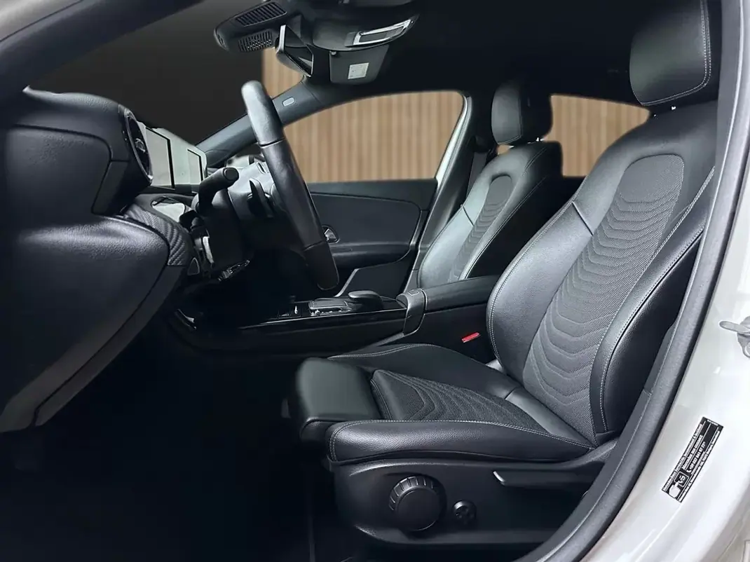 Mercedes-Benz A 250 2022 - 27800 EUR, 78000 km - AUTO.MOTO.pt - 78000km - foto 10 de 20