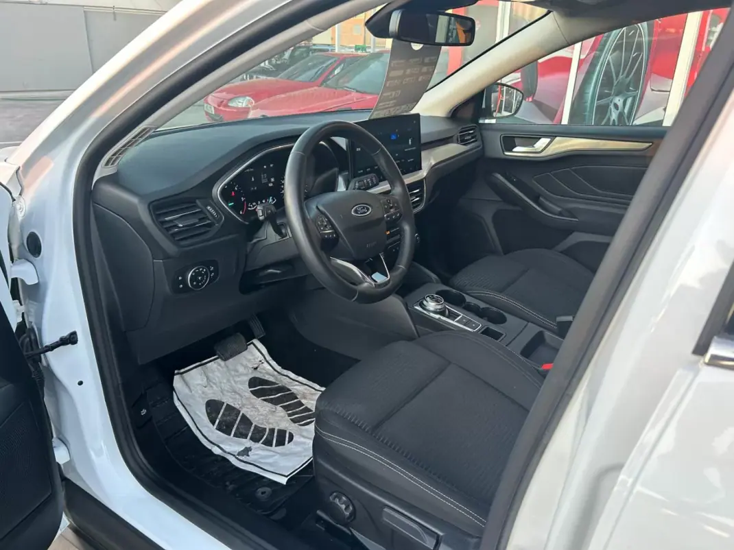 Ford Focus SW 2023 - 25990 EUR, 31000 km - AUTO.MOTO.pt - 31000km - foto 8 de 16
