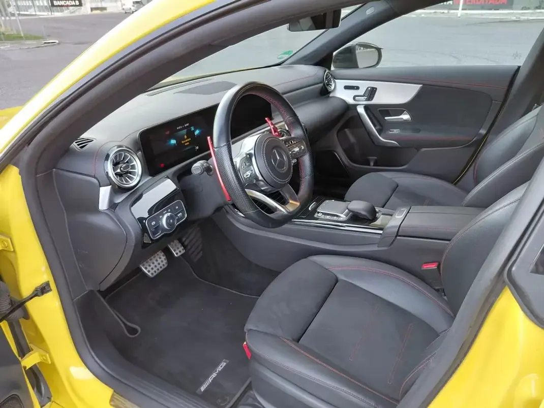 Mercedes-Benz CLA 220 2023 - 40500 EUR, 54785 km - AUTO.MOTO.pt - 54785km - foto 19 de 39
