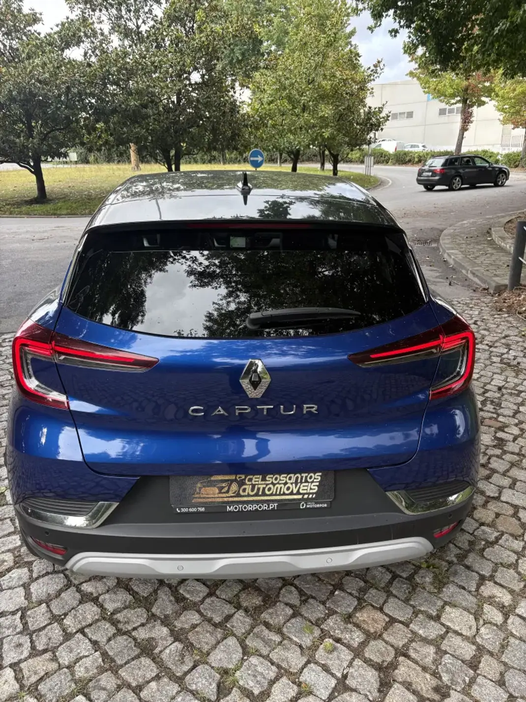 Renault Captur 2023 - 15450 EUR, 57000 km - 57000km - foto 6 de 20