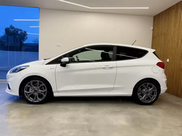 Ford Fiesta 2018 - 11000 EUR, 146800 km - AUTO.MOTO.pt - 146800km - foto 13 de 78