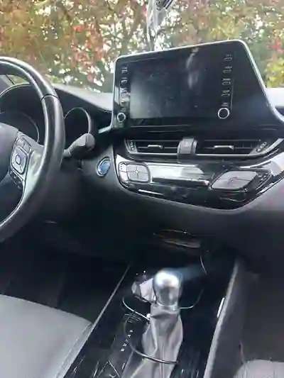 Toyota C-HR 2022 — foto 6 de 9