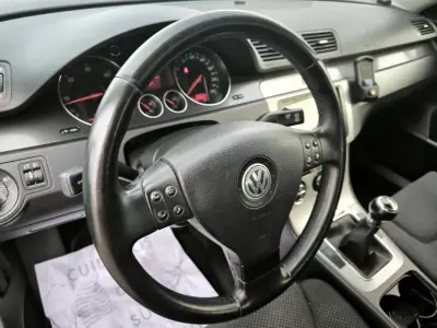 Volkswagen Passat Variant 2006 - 4950 EUR, 196789 km - AUTO.MOTO.pt - 196789km - foto 37 de 50