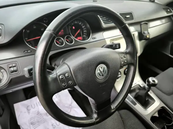 Volkswagen Passat Variant 2006 - 4950 EUR, 196789 km - AUTO.MOTO.pt - 196789km - foto 37 de 50