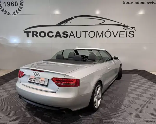 Audi A5 Cabrio 2009 - 15900 EUR, 186000 km - AUTO.MOTO.pt - 186000km - foto 7 de 45