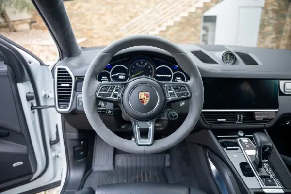 Porsche Cayenne Coupé 2022 - 108888 EUR, 92000 km - AUTO.MOTO.pt - 92000km - foto 57 de 65