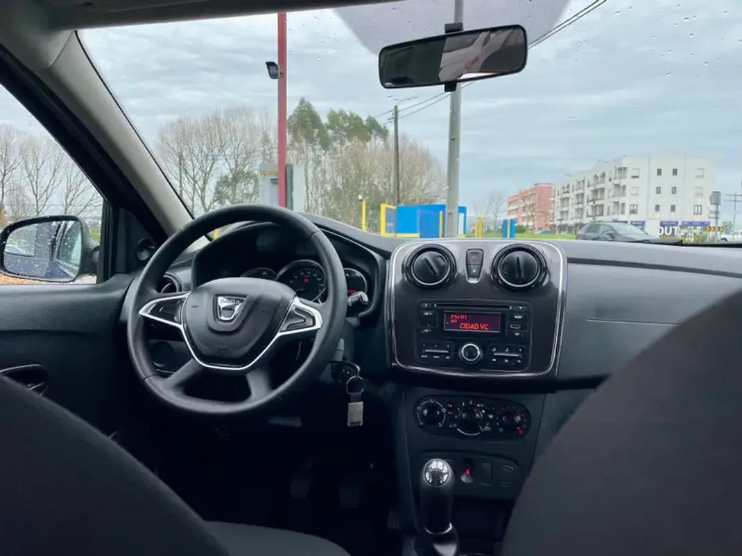 Dacia Sandero 2019 - 10950 EUR, 53499 km - AUTO.MOTO.pt - 53499km - foto 21 de 26