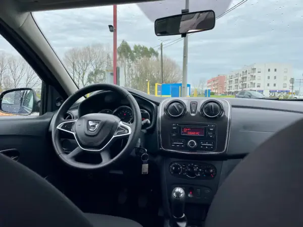 Dacia Sandero 2019 - 10500 EUR, 53499 km - AUTO.MOTO.pt - 53499km - foto 21 de 26