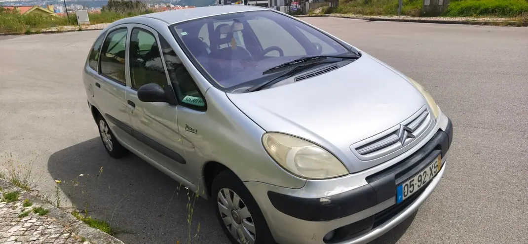 Citroën Xsara Picasso 2004 - 2550 EUR, 200650 km - AUTO.MOTO.pt - 200650km - foto 2 de 11