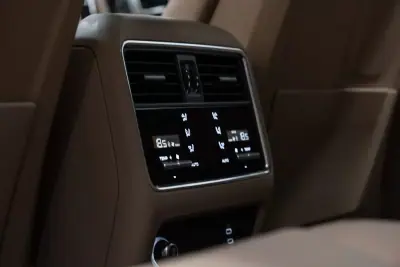 Porsche Cayenne Coupé 2022 - 84950 EUR, 71000 km - AUTO.MOTO.pt - 71000km - foto 60 de 60