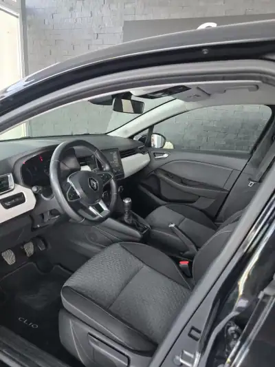 Renault Clio 2023 - 15950 EUR, 58110 km - AUTO.MOTO.pt - 58110km - foto 12 de 21