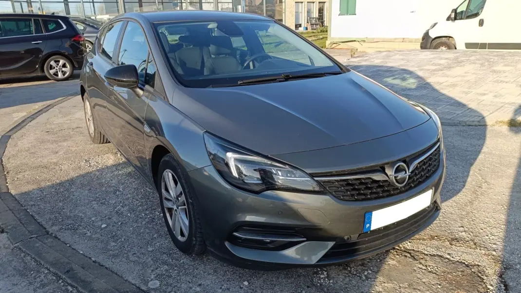 Opel Astra 2021 - 10500 EUR, 120000 km - AUTO.MOTO.pt - 120000km - foto 1 de 10