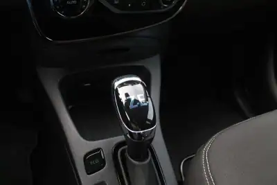Renault Zoe 2018 - 13750 EUR, 94000 km - AUTO.MOTO.pt - 94000km - foto 14 de 22