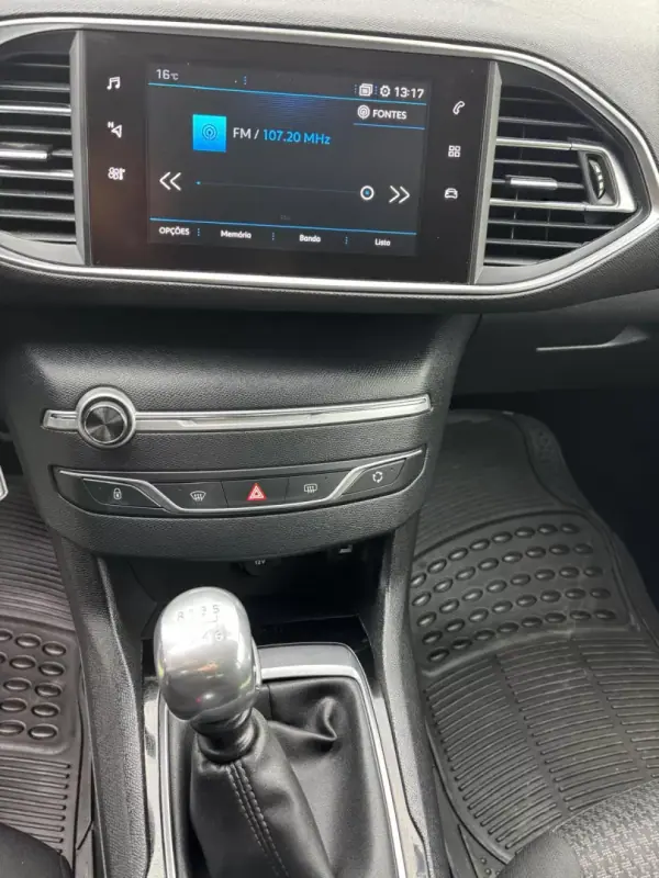 Peugeot 308 2018 - 15990 EUR, 149065 km - AUTO.MOTO.pt - 149065km - foto 11 de 14