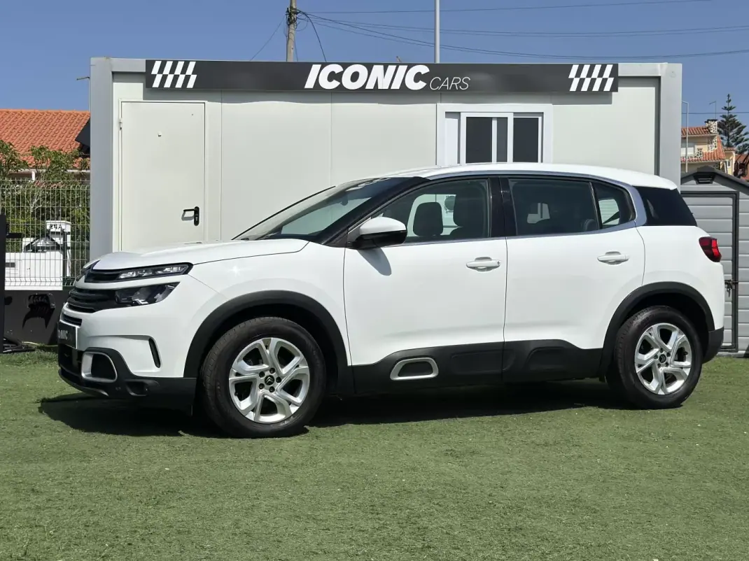 Citroën C5 Aircross 2019 - 10990 EUR, 222000 km - AUTO.MOTO.pt - 222000km - foto 1 de 37