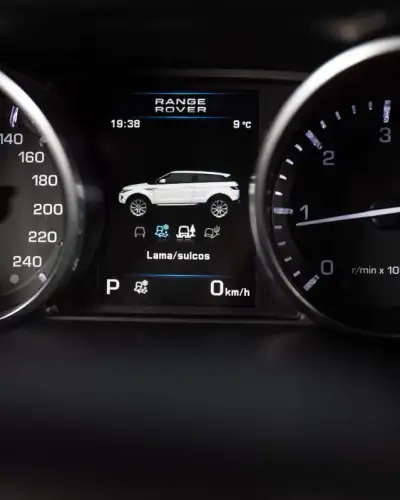 Land Rover Range Rover Evoque 2013 - 20450 EUR, 180000 km - AUTO.MOTO.pt - 180000km - foto 17 de 23