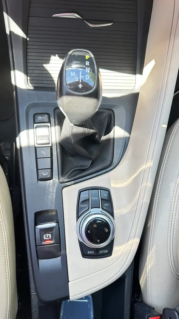 BMW X1 2016 - 20000 EUR, 150000 km - AUTO.MOTO.pt - 150000km - foto 12 de 14